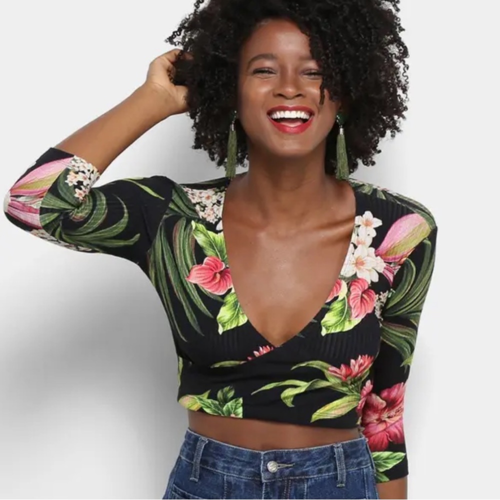 FARM RIO Cropped Floral Top Black